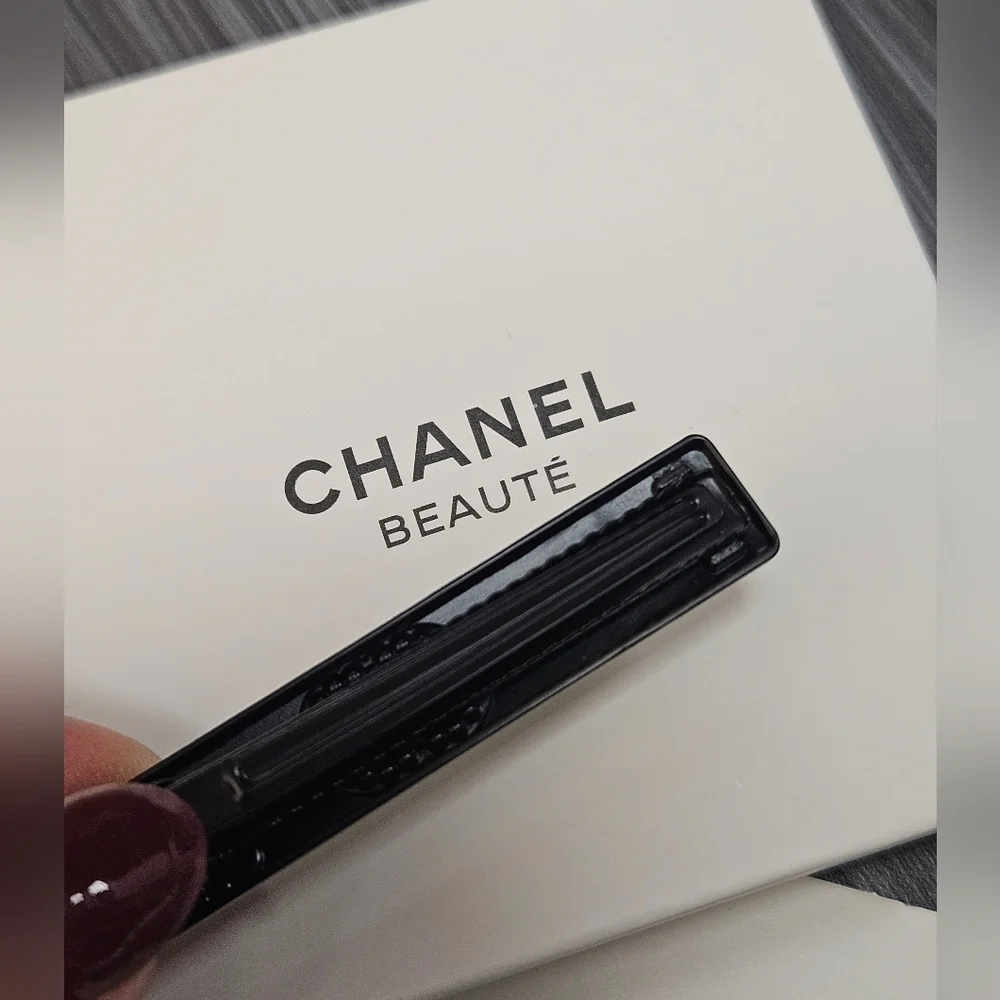 NIB Black Crystal Hair Clip Duo